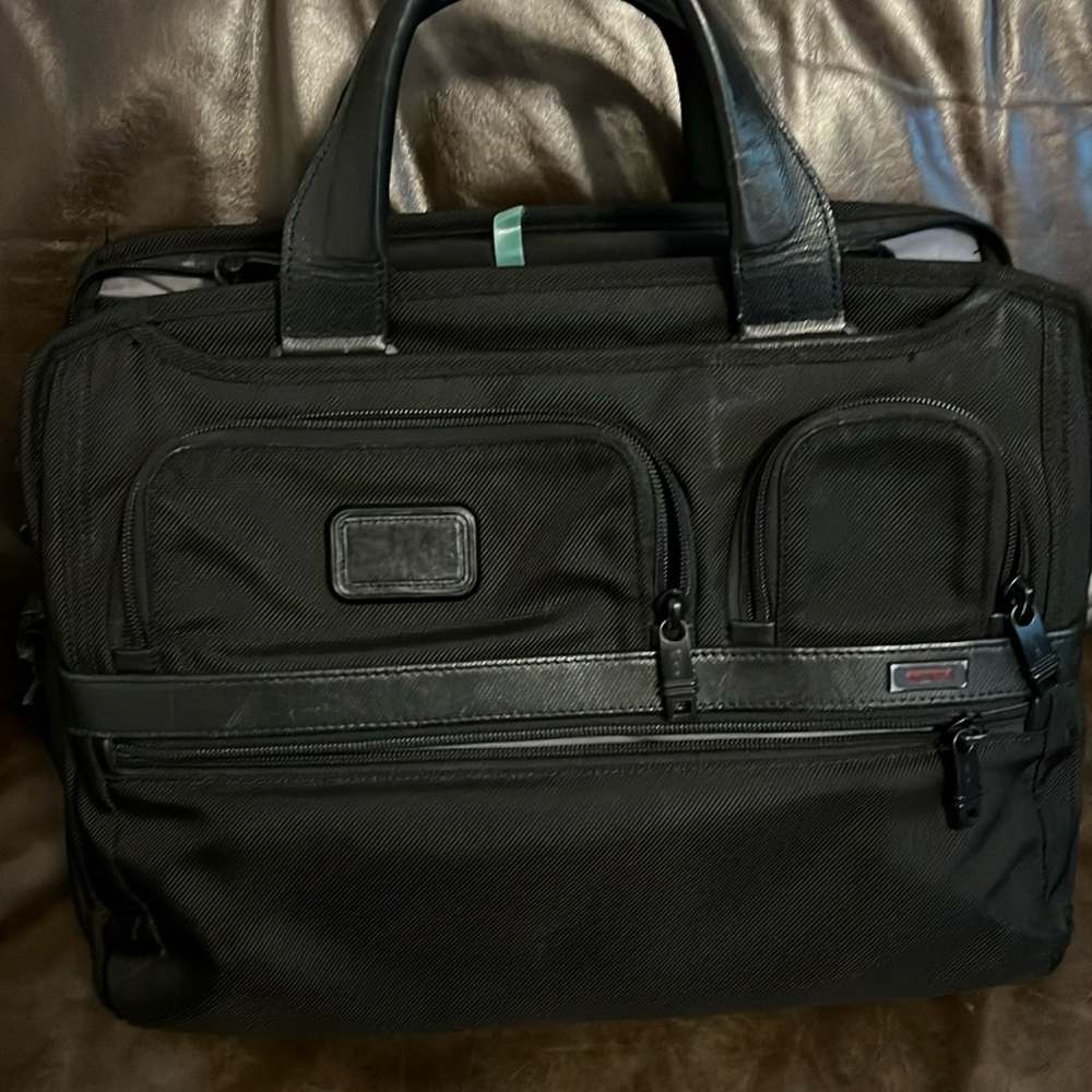 Tumi alpha 2 brief case w/ strap